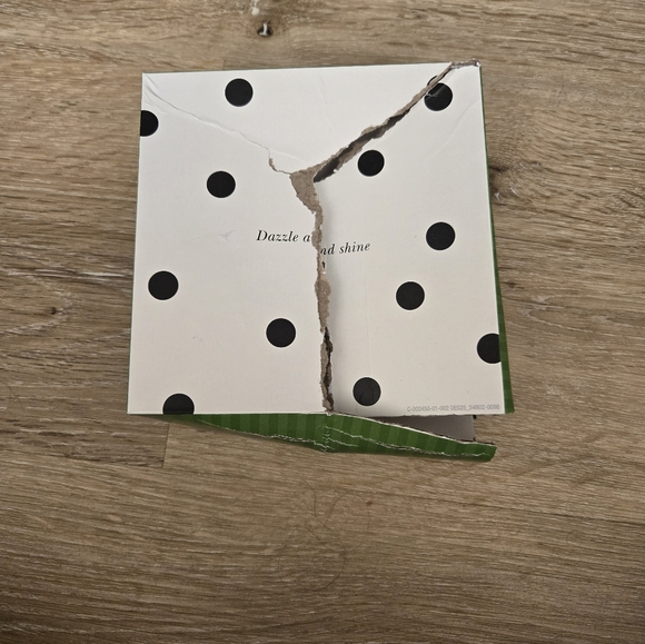 New Kate Spade Target Gold heart earrings with tags !! - Picture 4 of 4